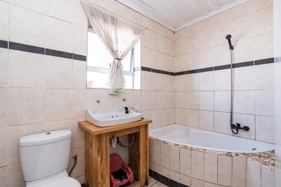 4 Bedroom Property for Sale in Sanddrift Western Cape